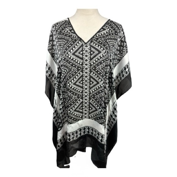 Michael Kors Tops - Michael Kors black  and white print kaftan tunic top size L/XL